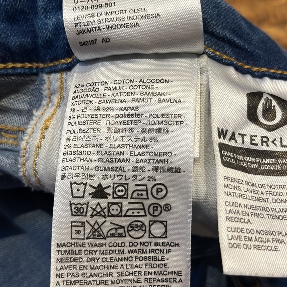 Levi’s 721 high rise skinny ankle button front jeans - Picture 13 of 16